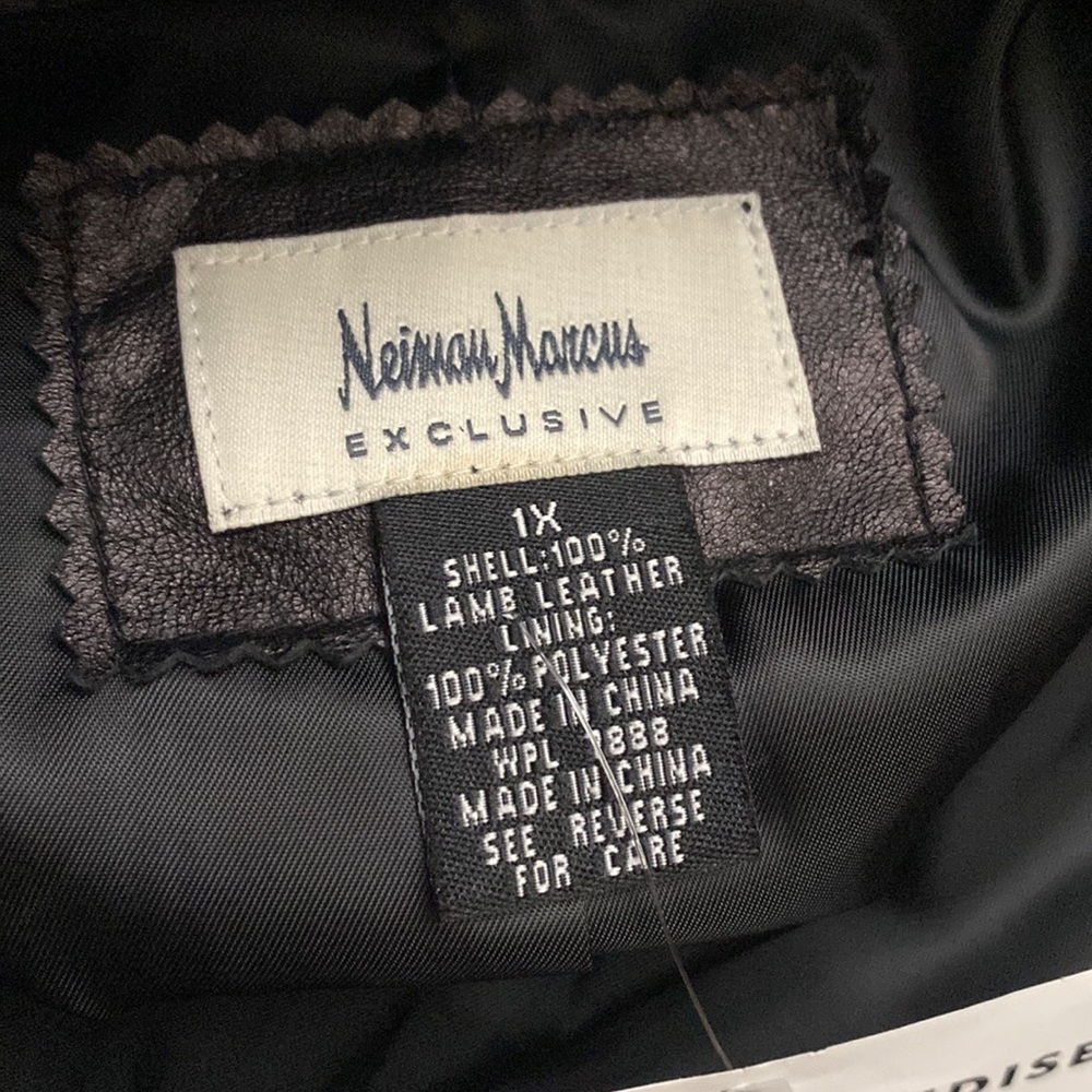 SOLD! Neiman Marcus 100% Lamb Leather Coat - Picture 8 of 8